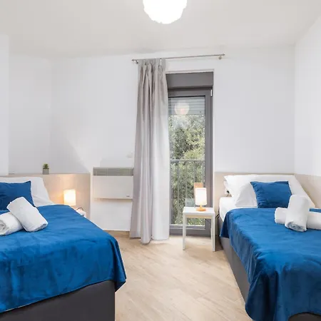3 Bedroom Amazing In Pjescana Uvala