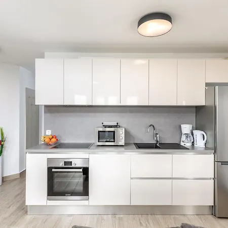 Lejlighed 3 Bedroom Cozy In